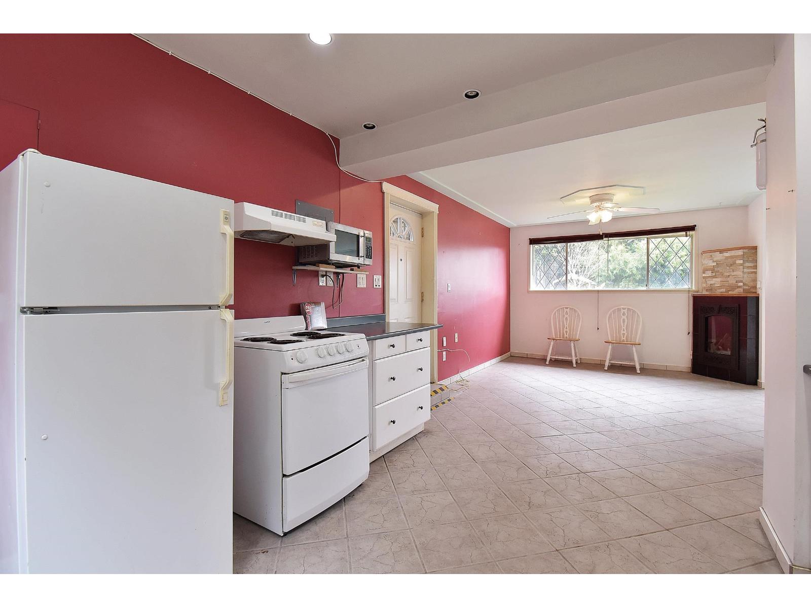 1589 Lancaster Property Photo 8