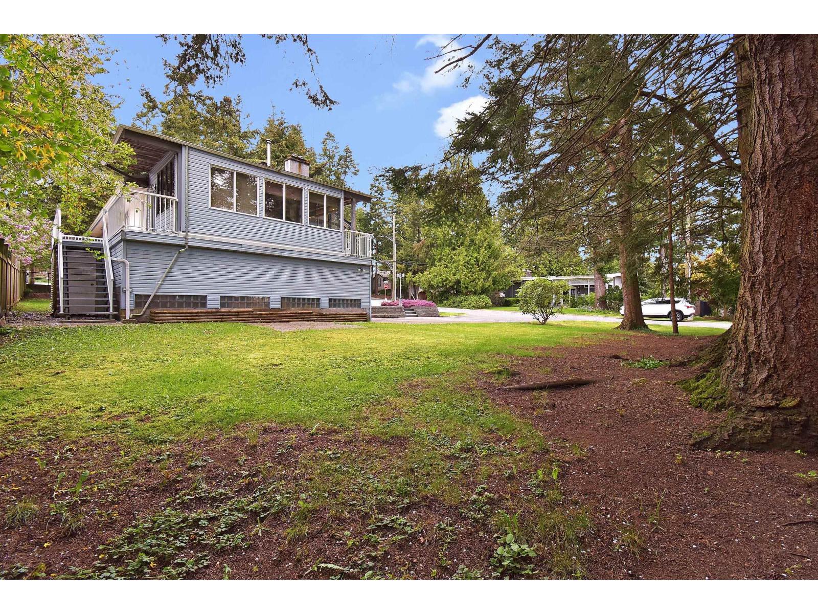 1589 Lancaster Property Photo 10