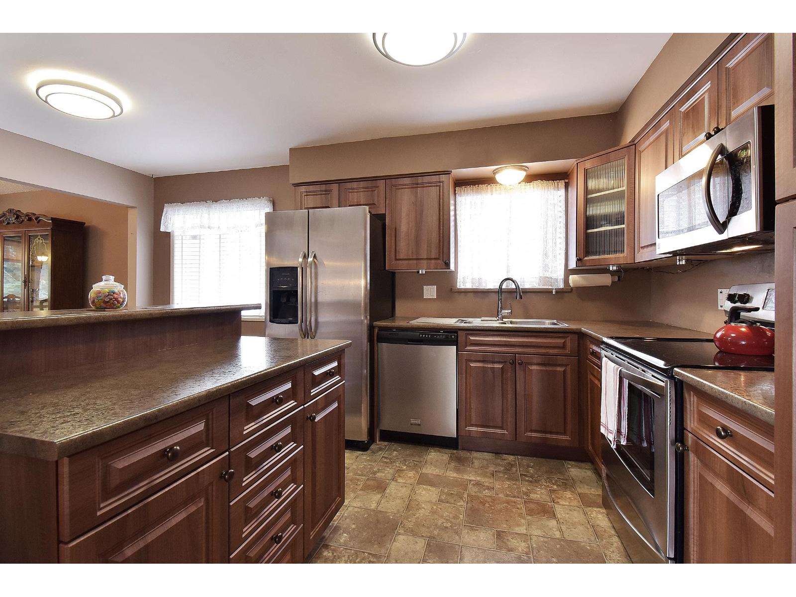 1589 Lancaster Property Photo 17