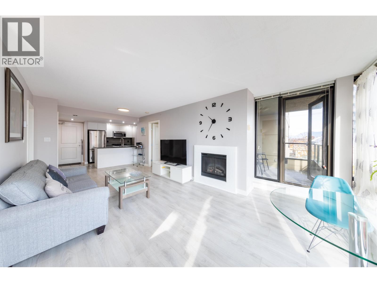 9133 Hemlock Drive #705 Property Photo 8