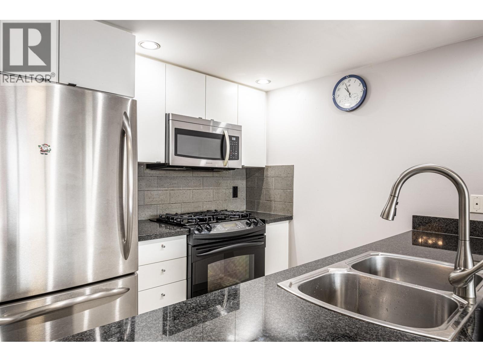 9133 Hemlock Drive #705 Property Photo 13