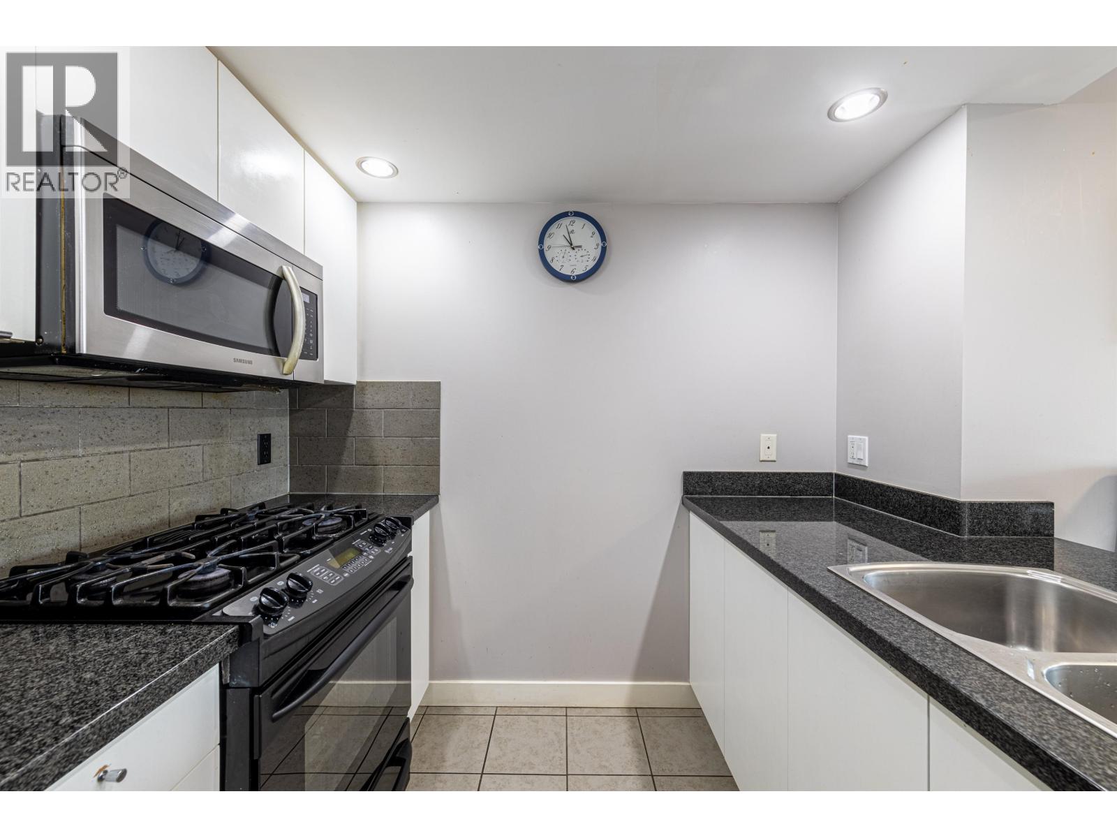 9133 Hemlock Drive #705 Property Photo 14