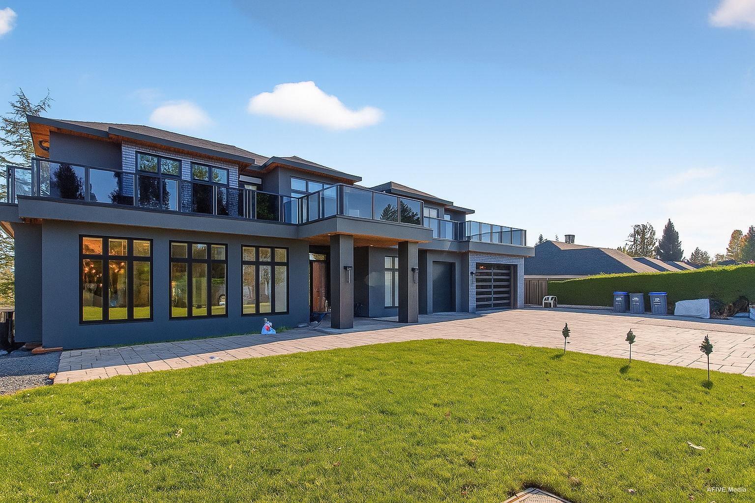 9376 164 Property Photo 2