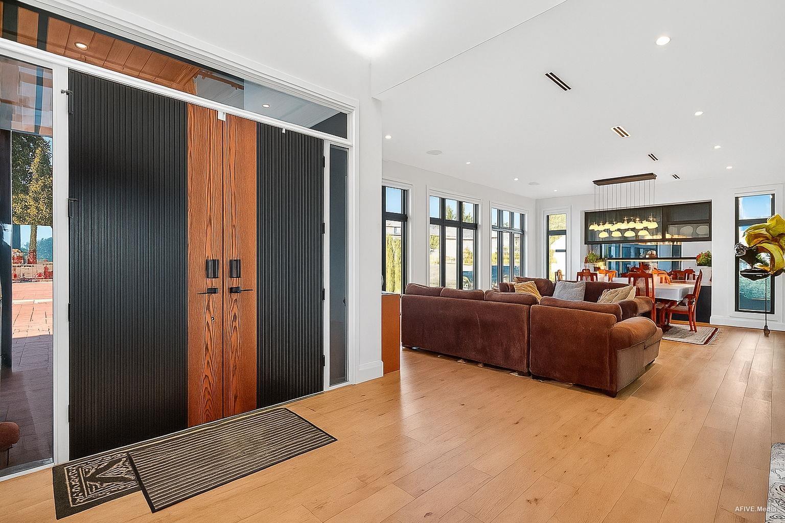 9376 164 Property Photo 5