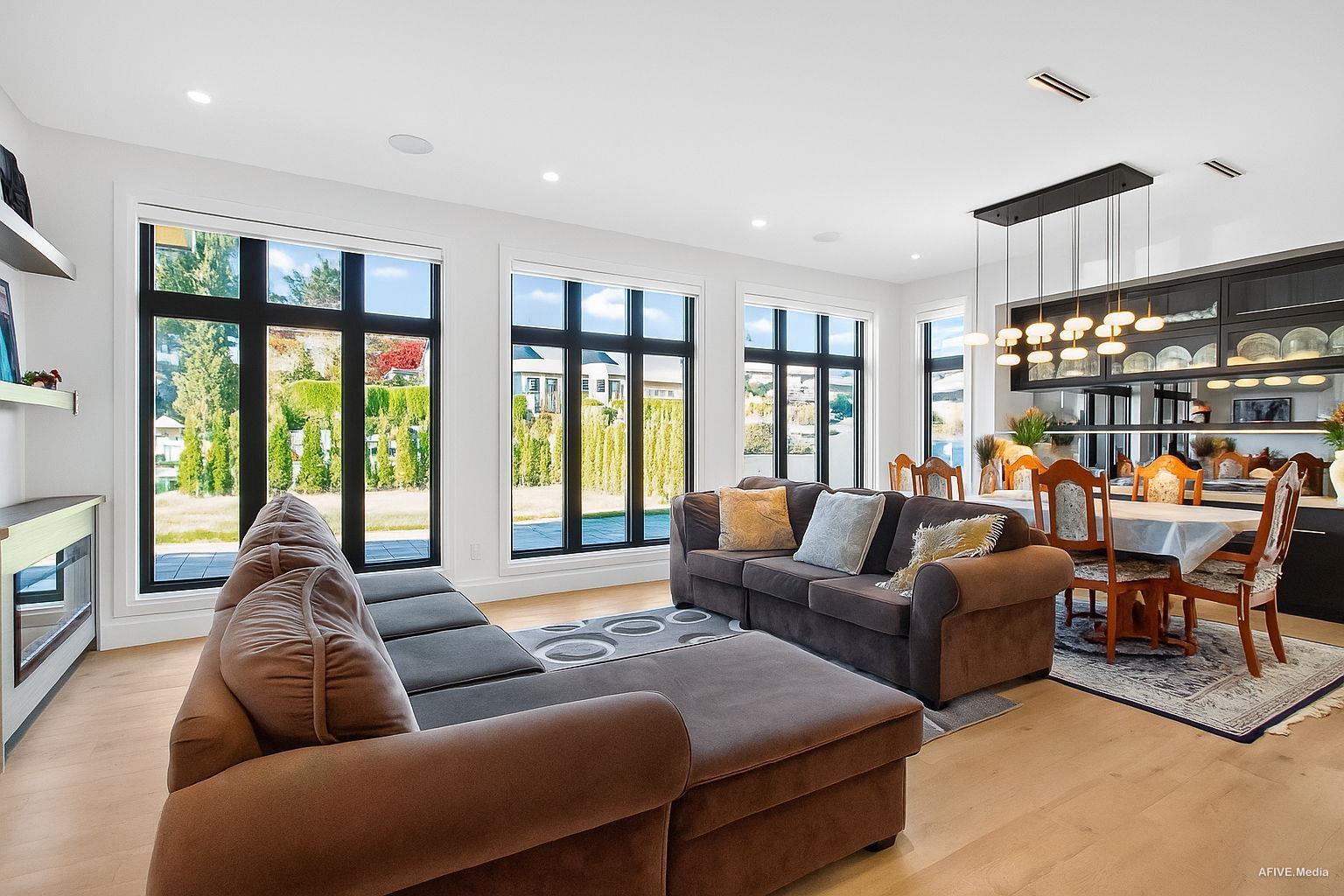 9376 164 Property Photo 6