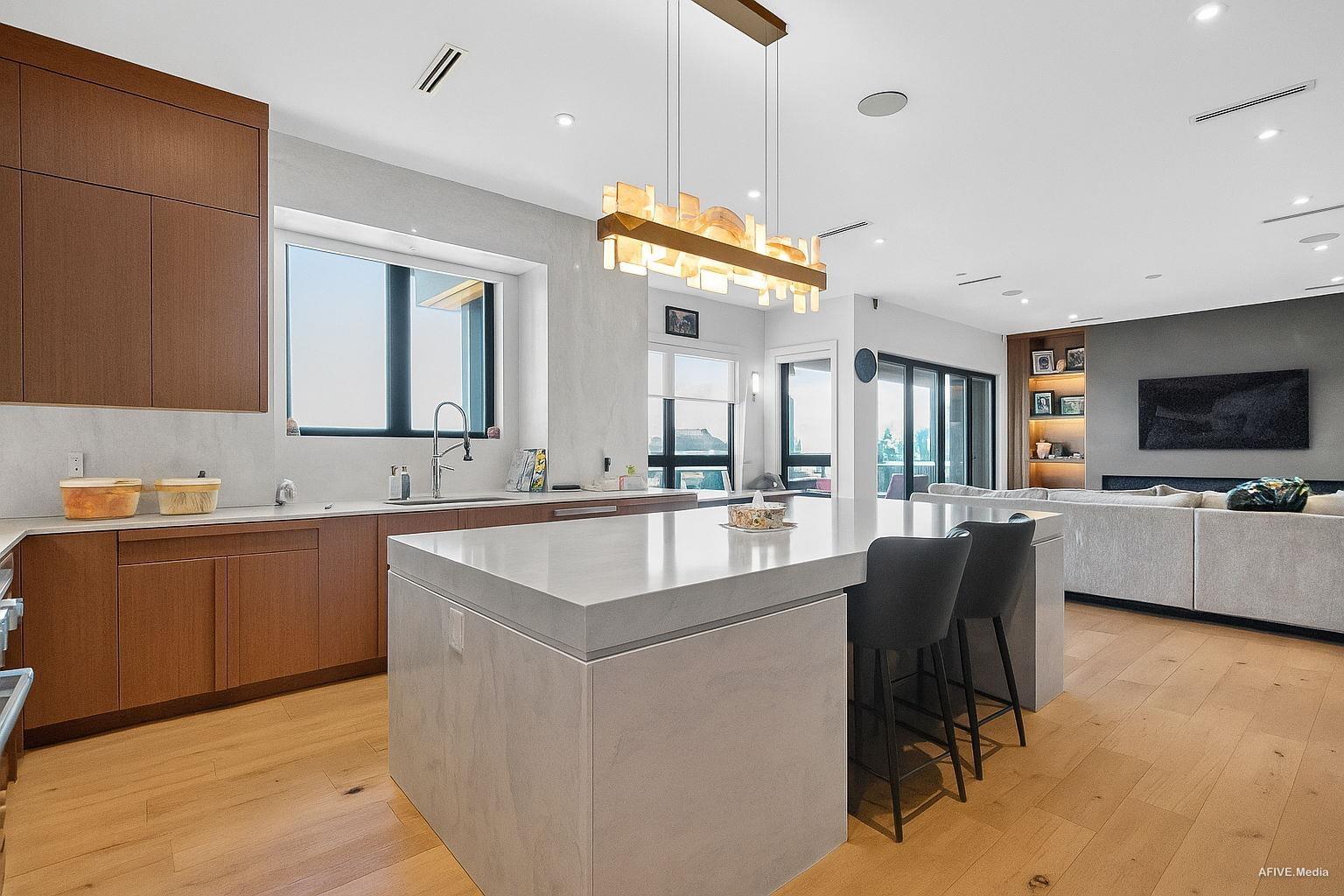 9376 164 Property Photo 14