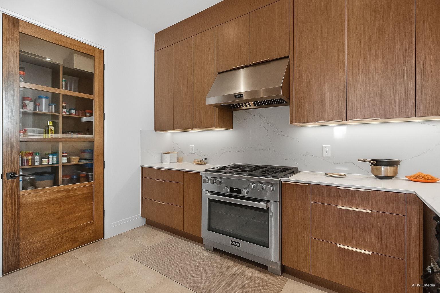 9376 164 Property Photo 16