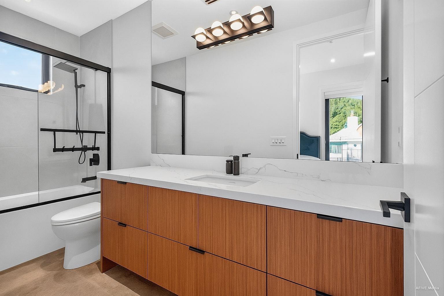 9376 164 Property Photo 27