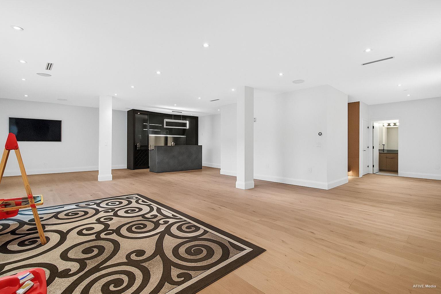 9376 164 Property Photo 31