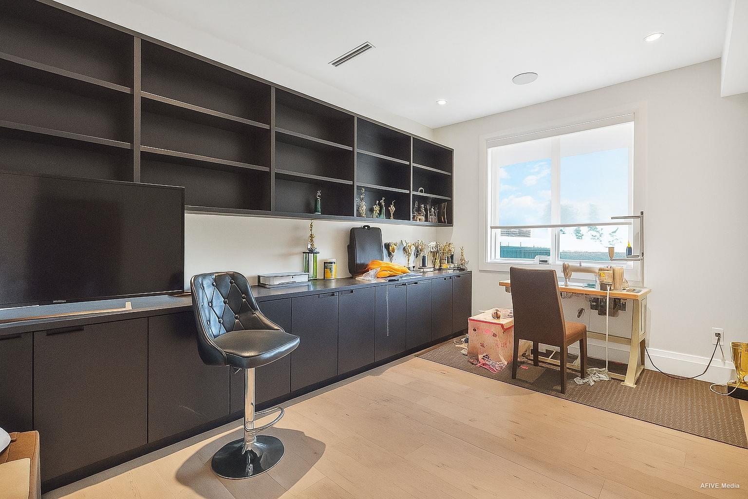 9376 164 Property Photo 35