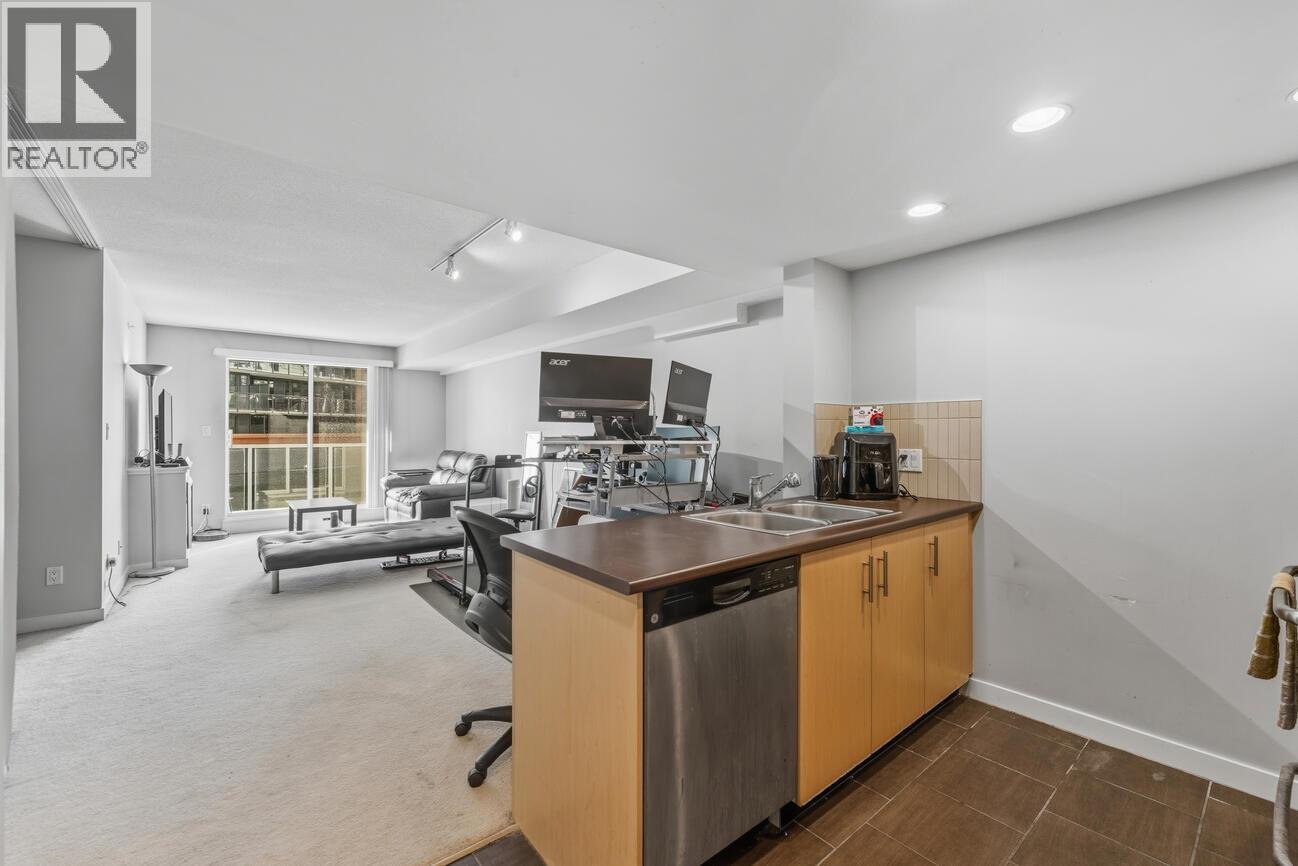 200 Keary Street #810 Property Photo 2