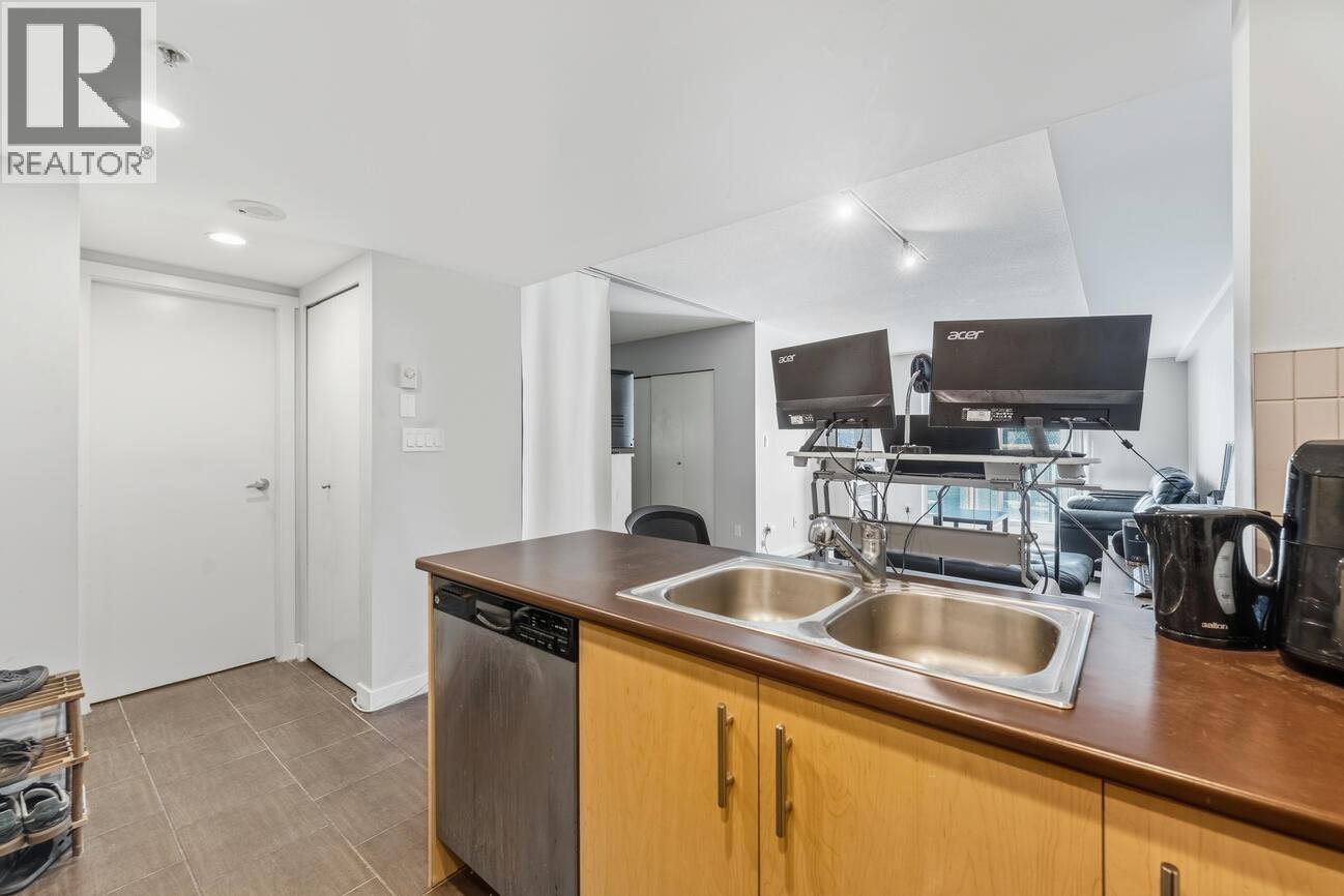 200 Keary Street #810 Property Photo 3