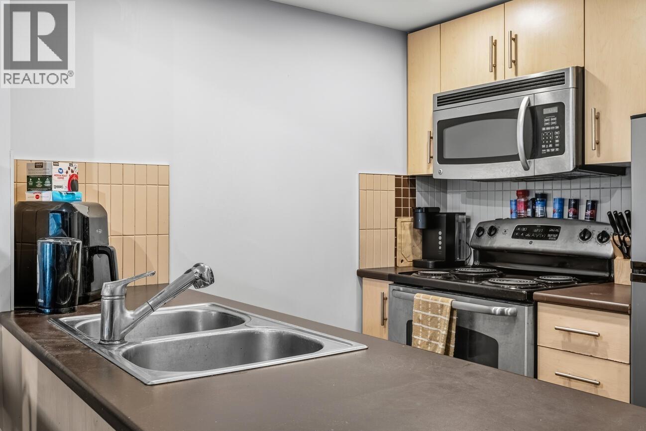 200 Keary Street #810 Property Photo 5