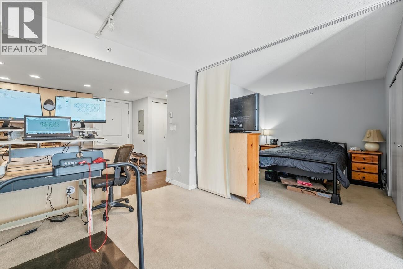 200 Keary Street #810 Property Photo 9