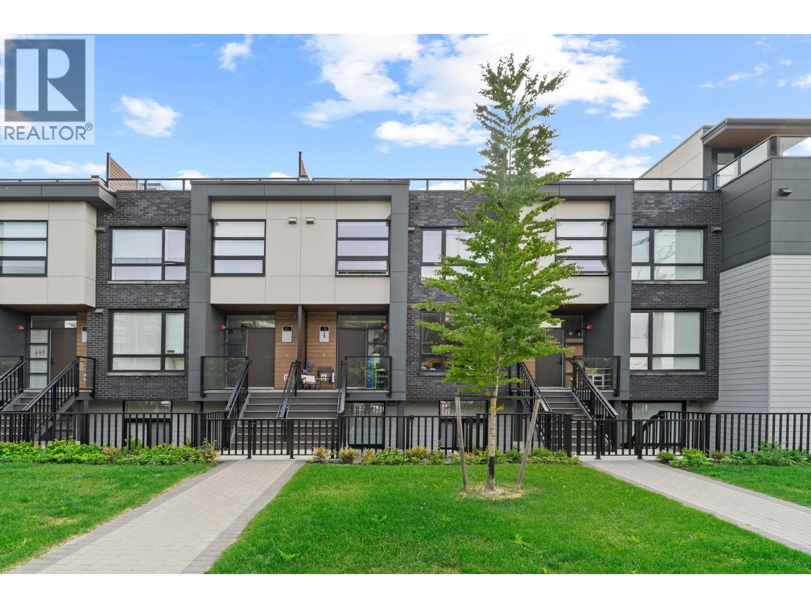114 6085 Irmin Street Property Photo 2