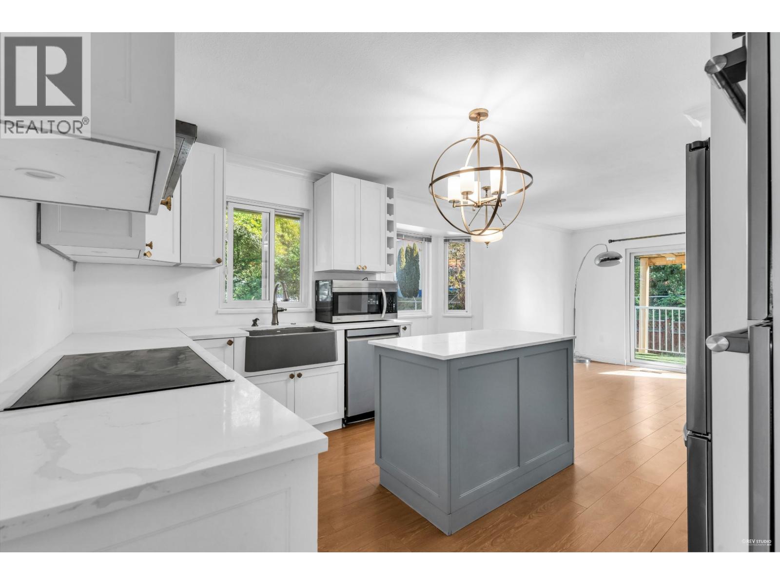 12150 Chestnut Crescent Property Photo 1