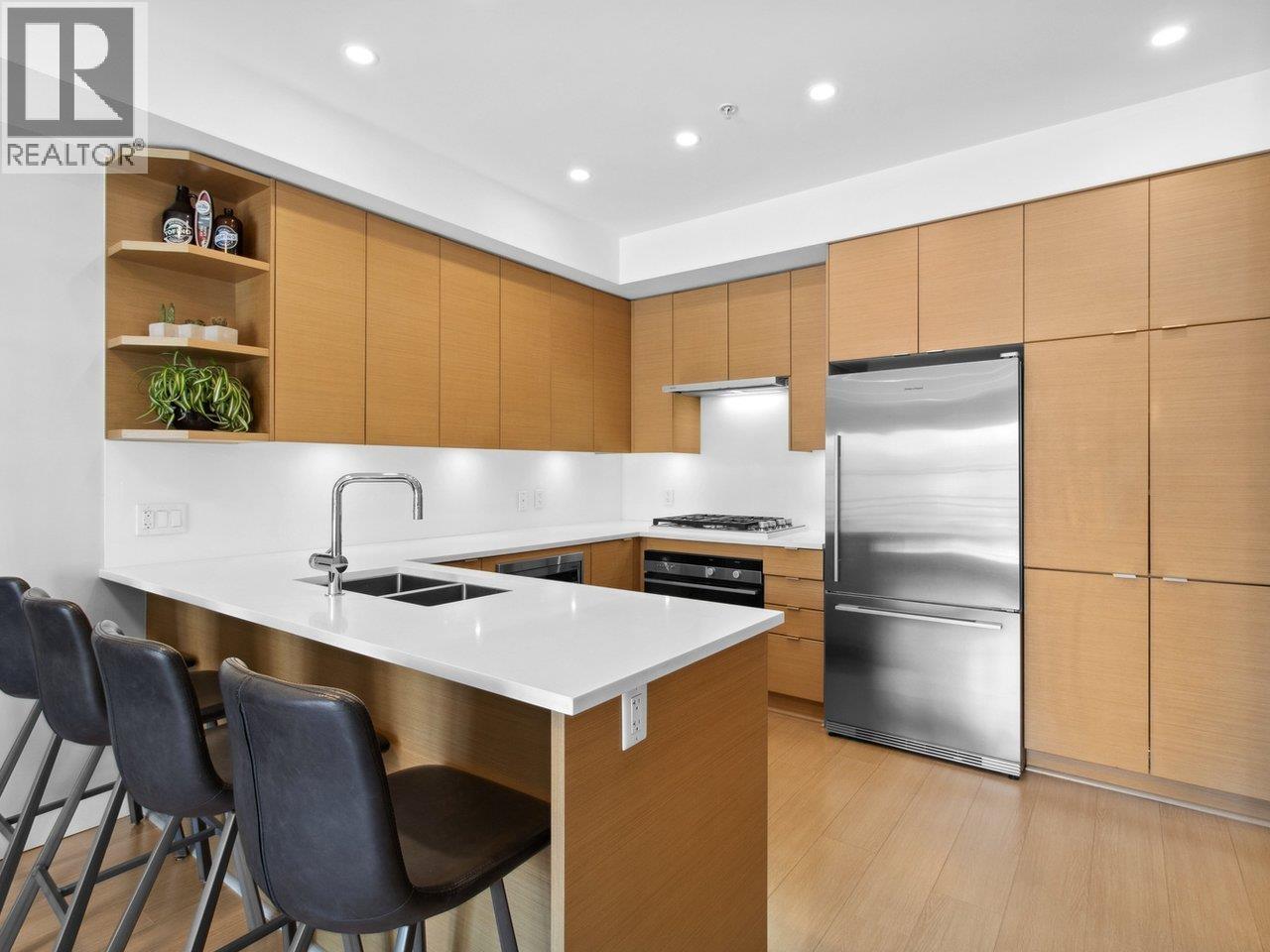 2528 COLLINGWOOD Street #208 Property Photo 1