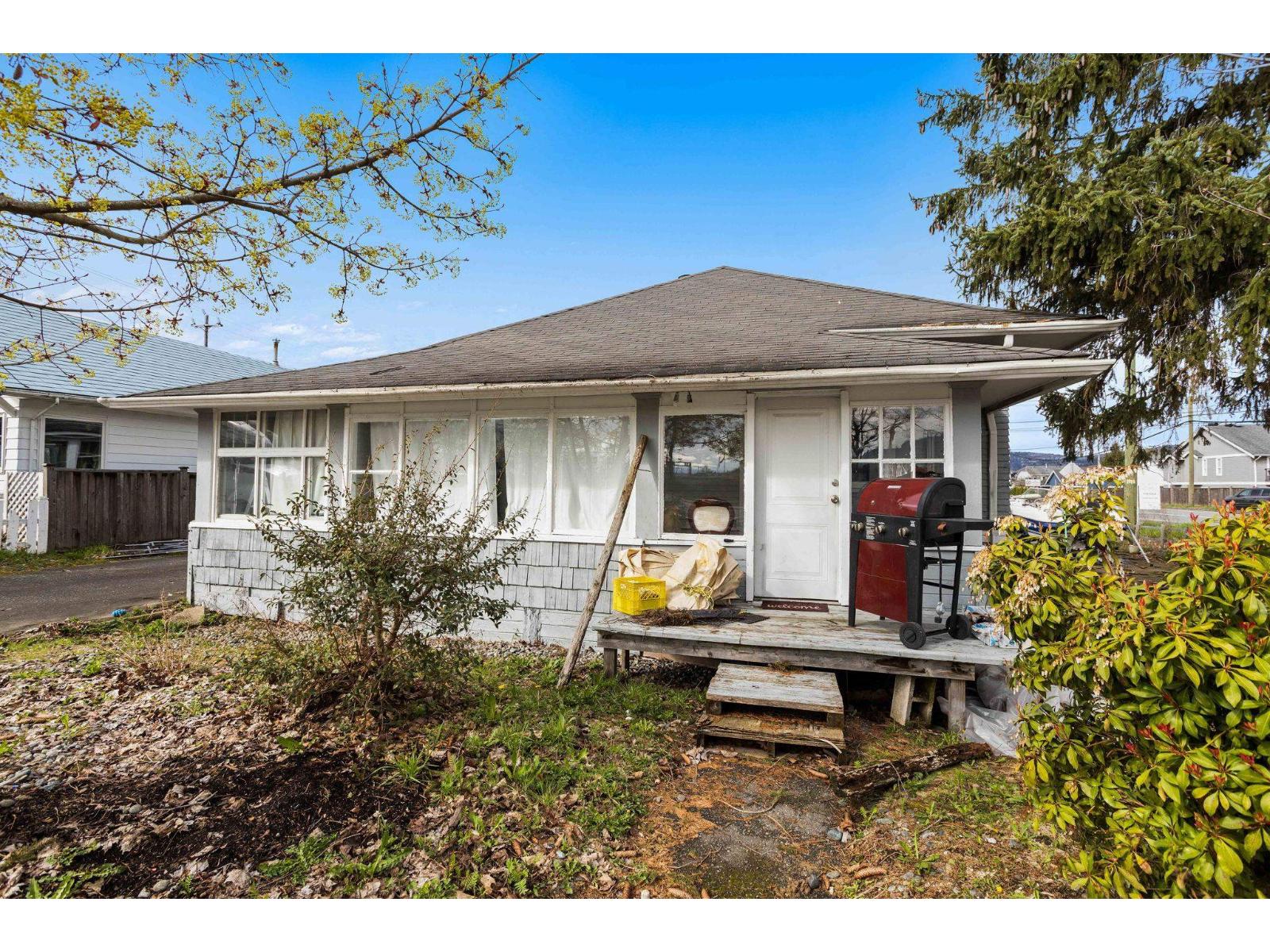 34595 2 Avenue Property Photo 2