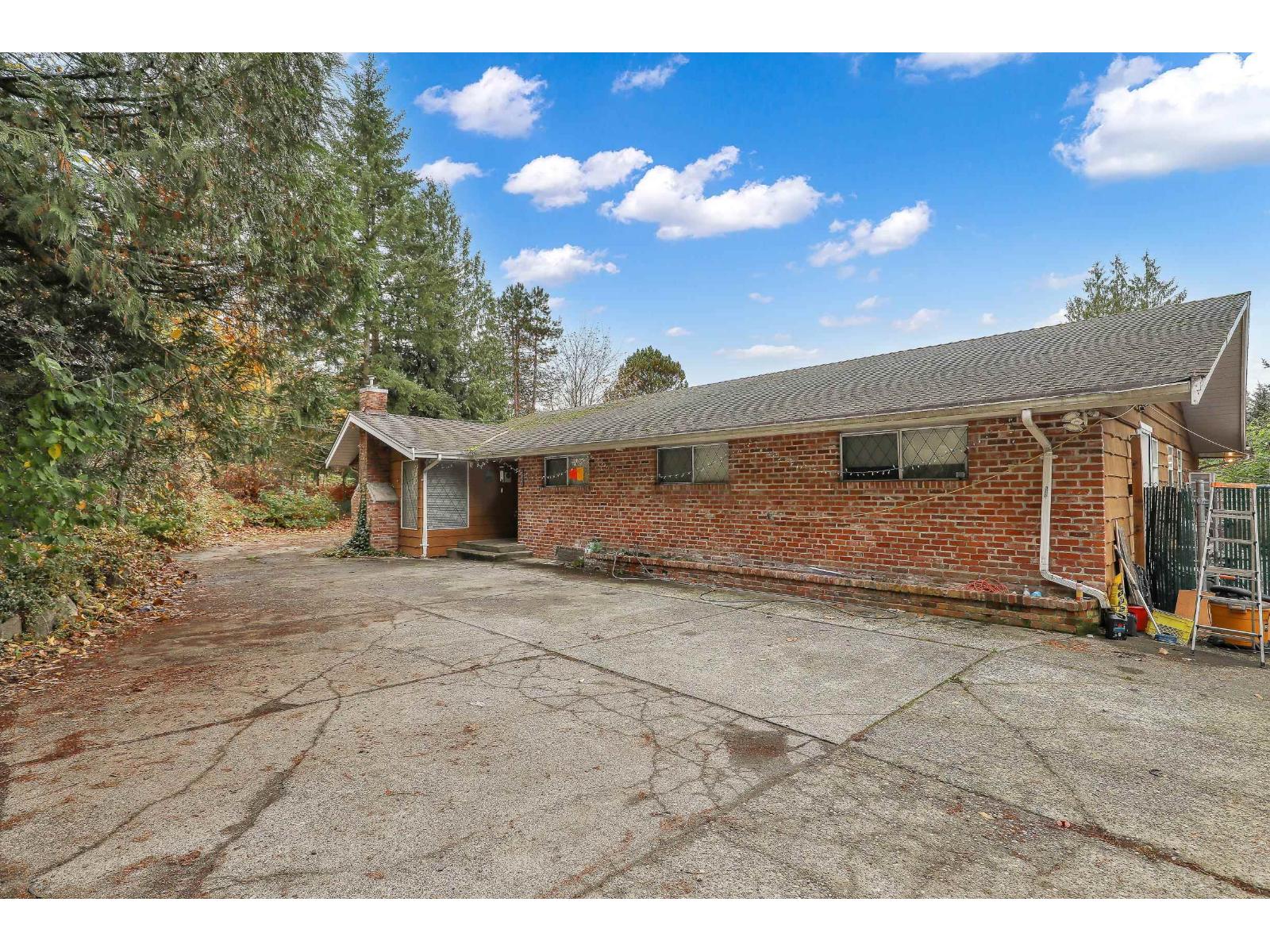 7913 192 Street Property Photo 2