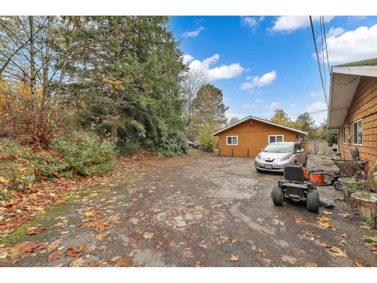 7913 192 Street Property Photo 4