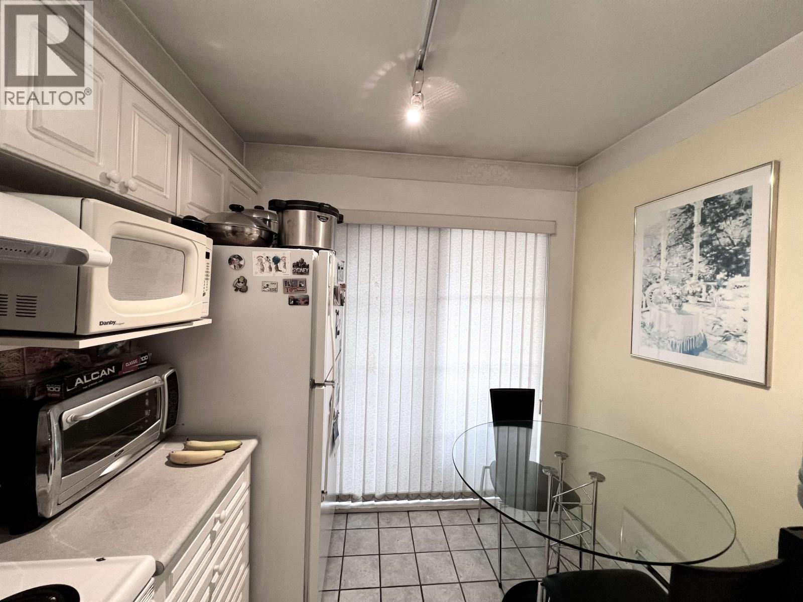 11 7488 Salisbury Avenue Property Photo 5