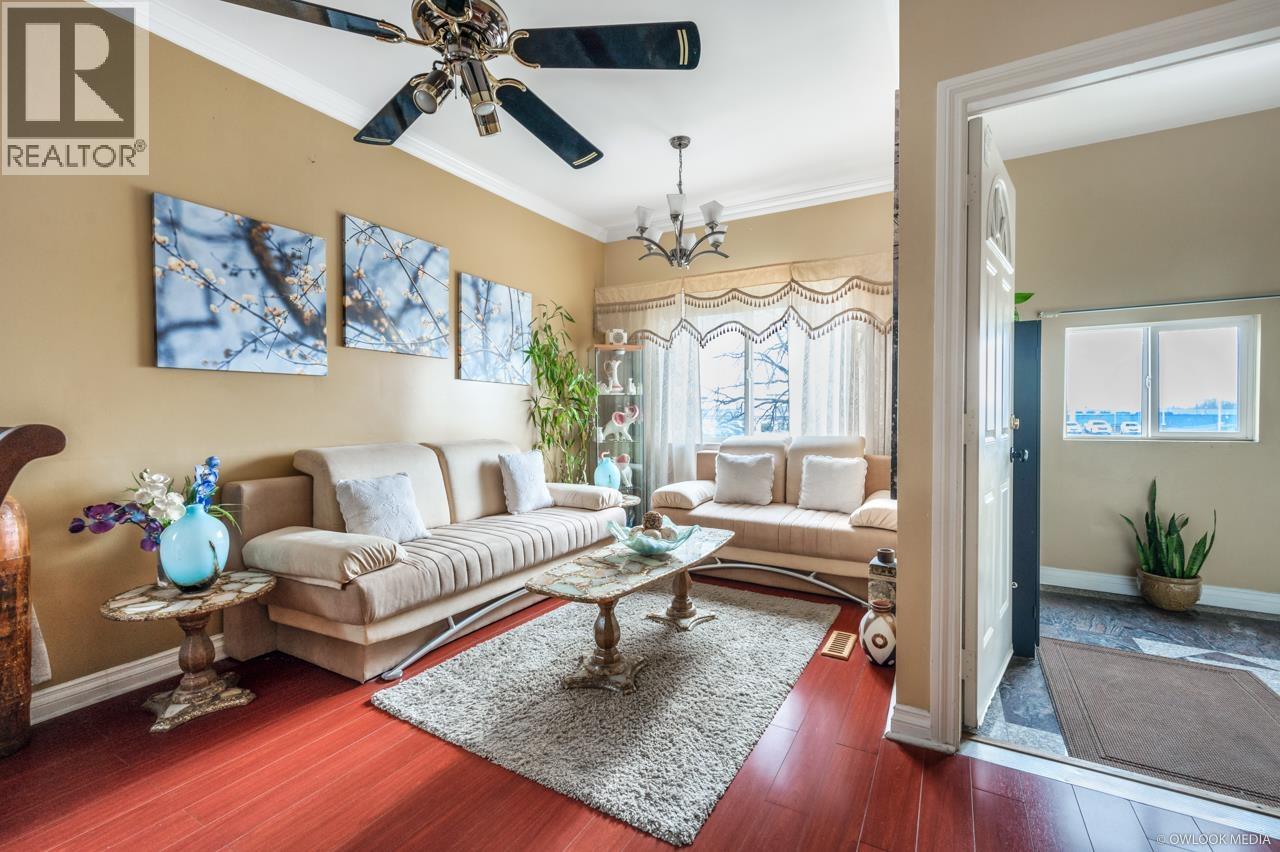 475 Se Marine Drive Property Photo 5