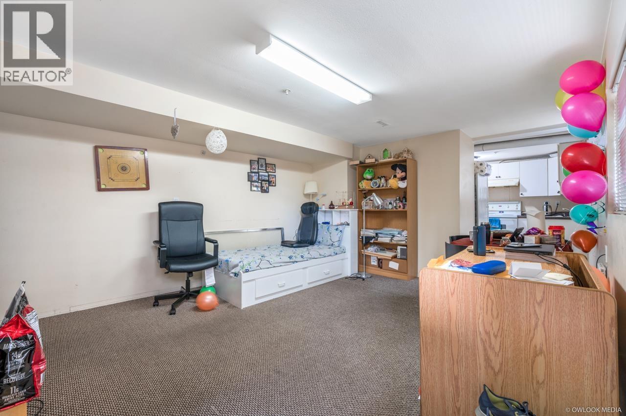 475 Se Marine Drive Property Photo 16