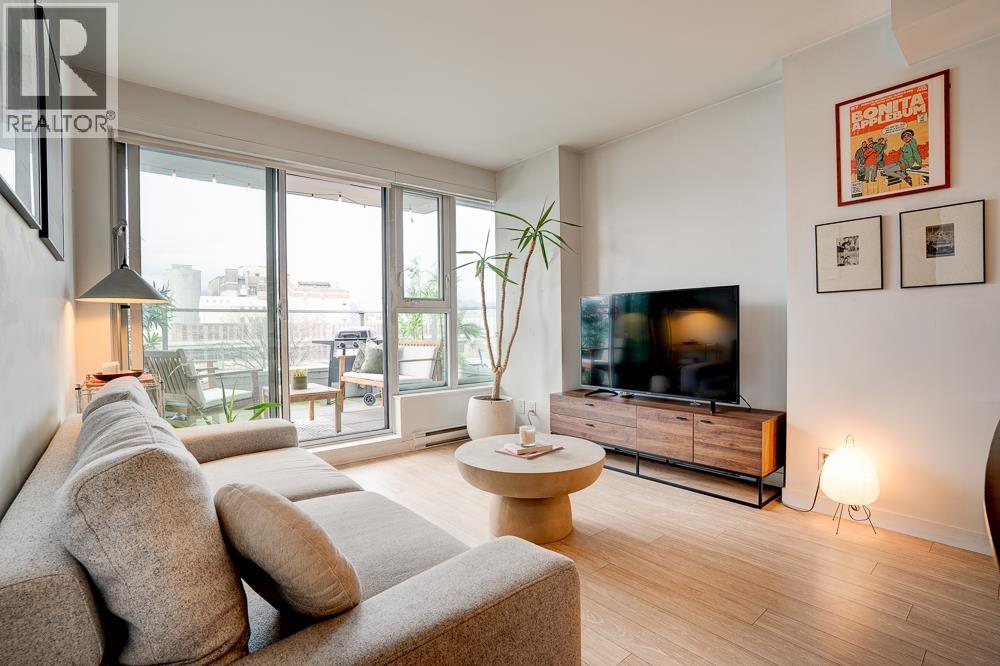 201 983 E Hastings Street Property Photo 4