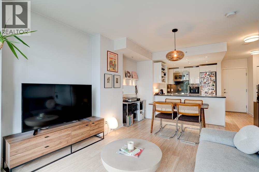 201 983 E Hastings Street Property Photo 5