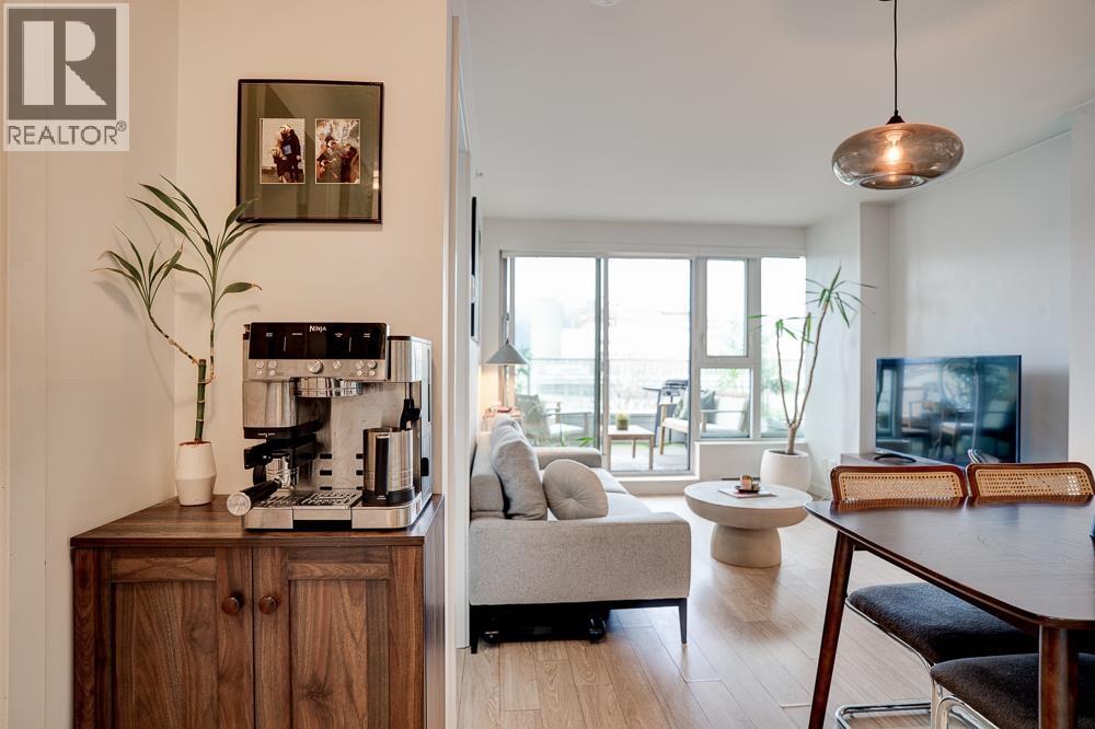 201 983 E Hastings Street Property Photo 10