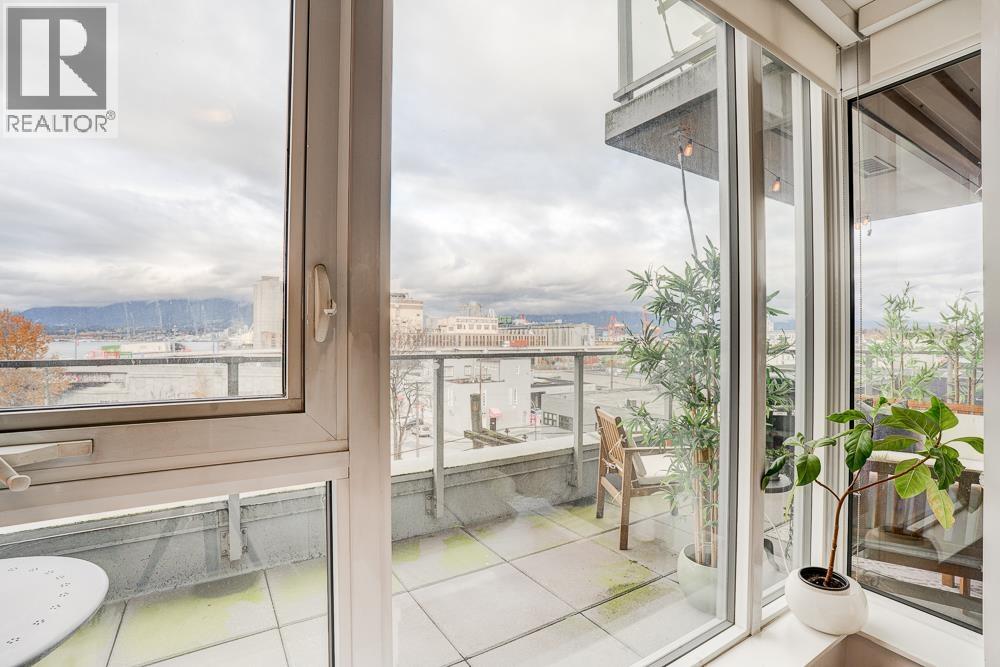 201 983 E Hastings Street Property Photo 18