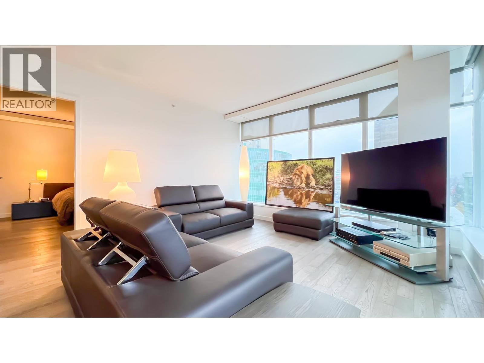 1801 2411 Heather Street Property Photo 7