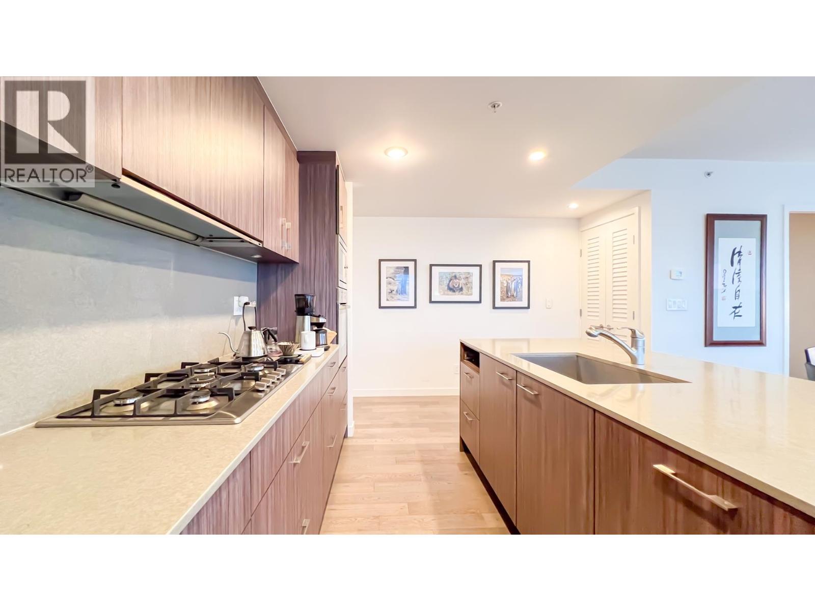 1801 2411 Heather Street Property Photo 13