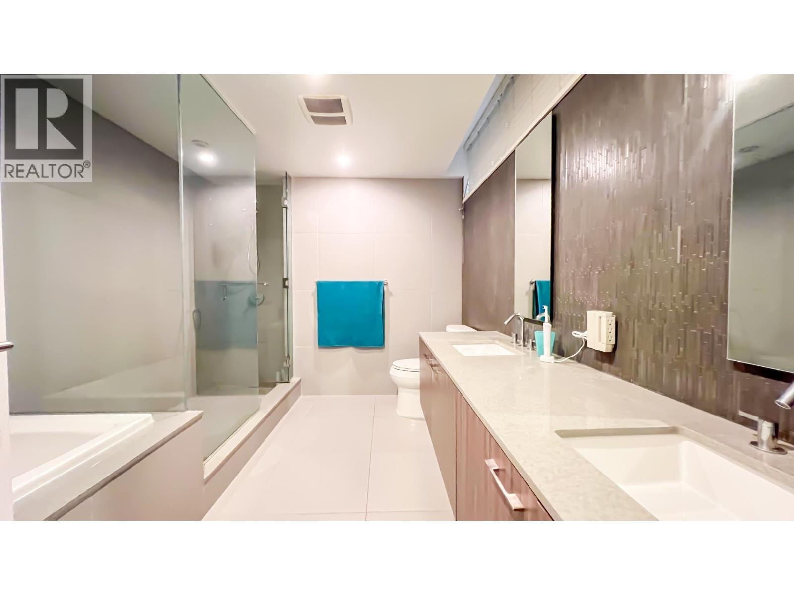1801 2411 Heather Street Property Photo 19