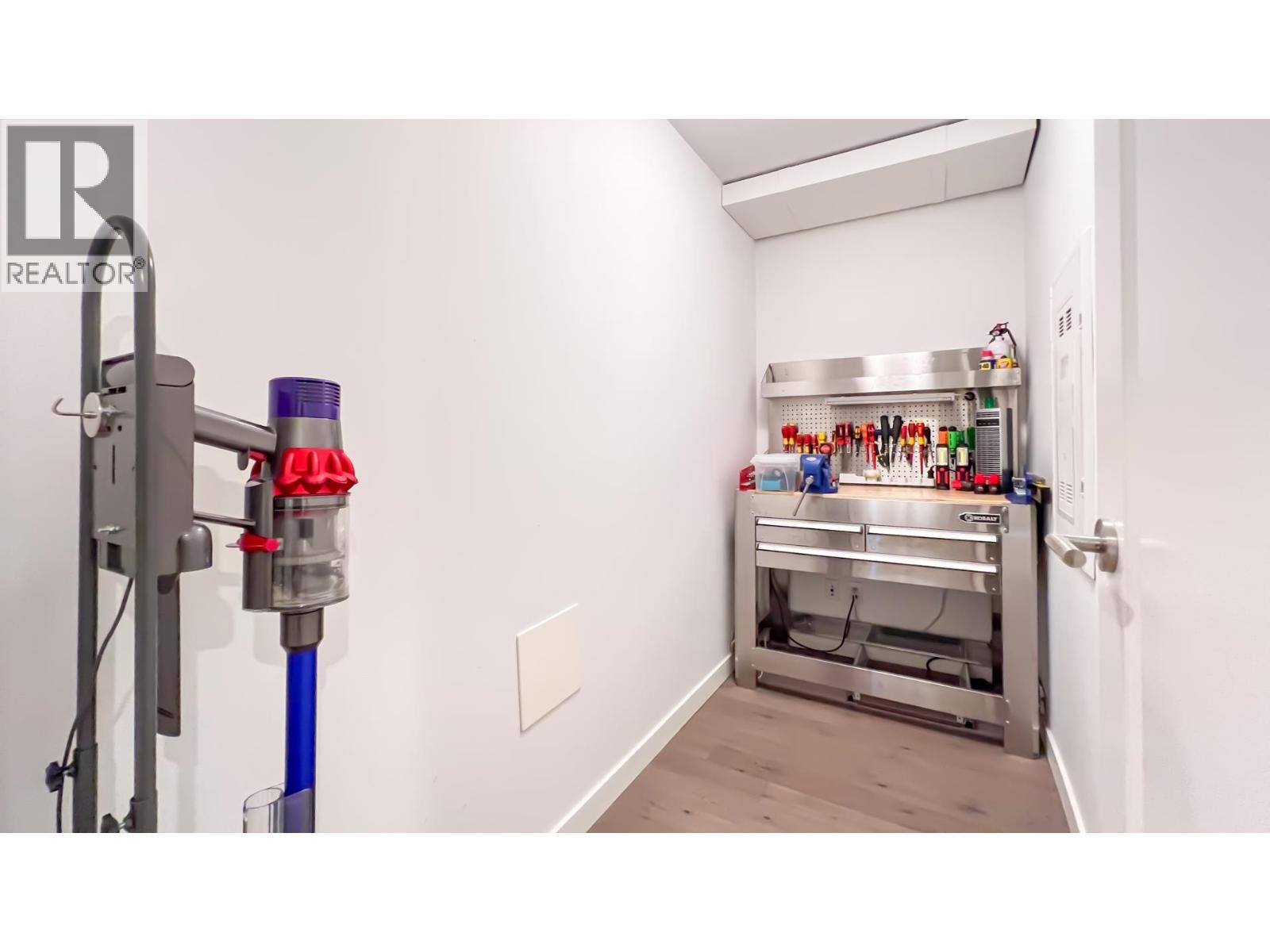 1801 2411 Heather Street Property Photo 23