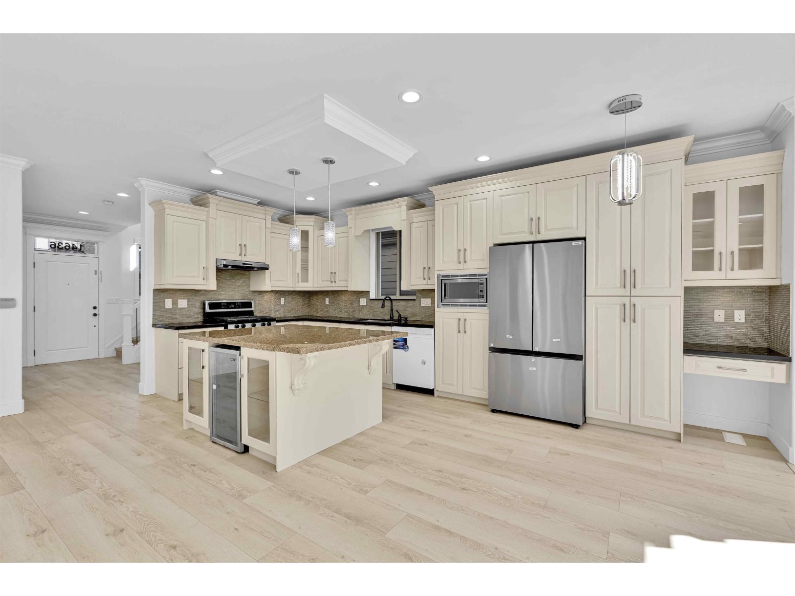14636 36a Avenue Property Photo 3