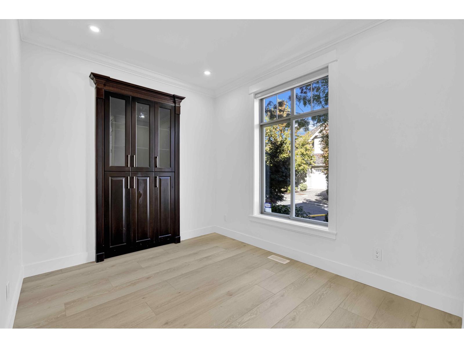 14636 36a Avenue Property Photo 6