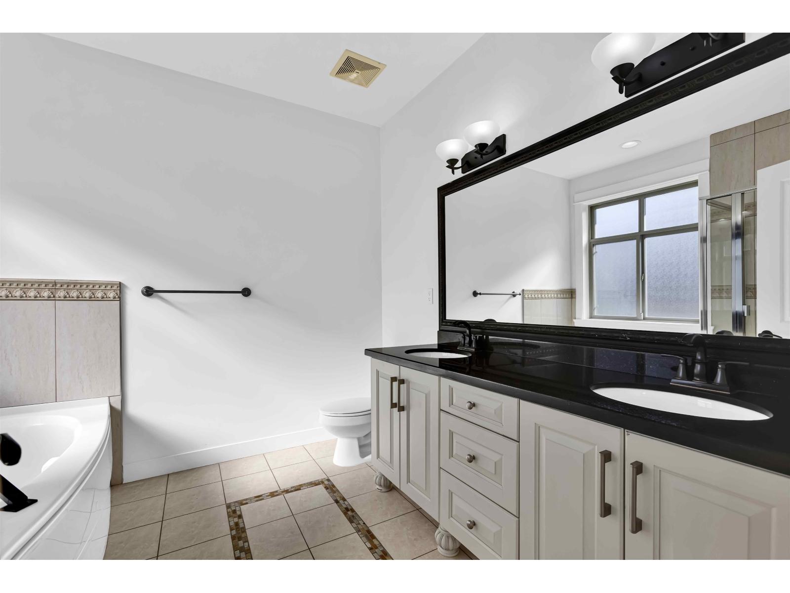 14636 36a Avenue Property Photo 10