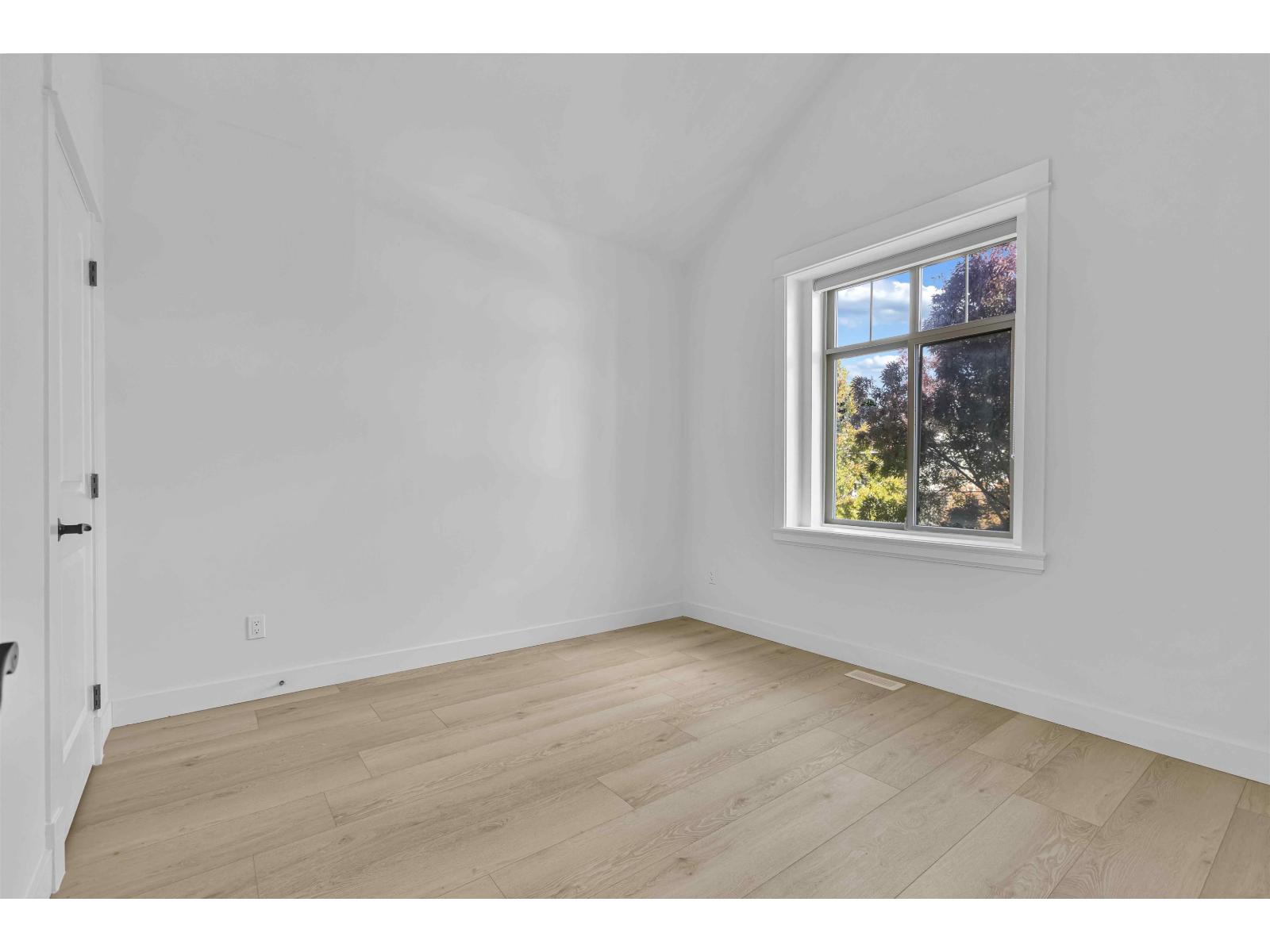 14636 36a Avenue Property Photo 13