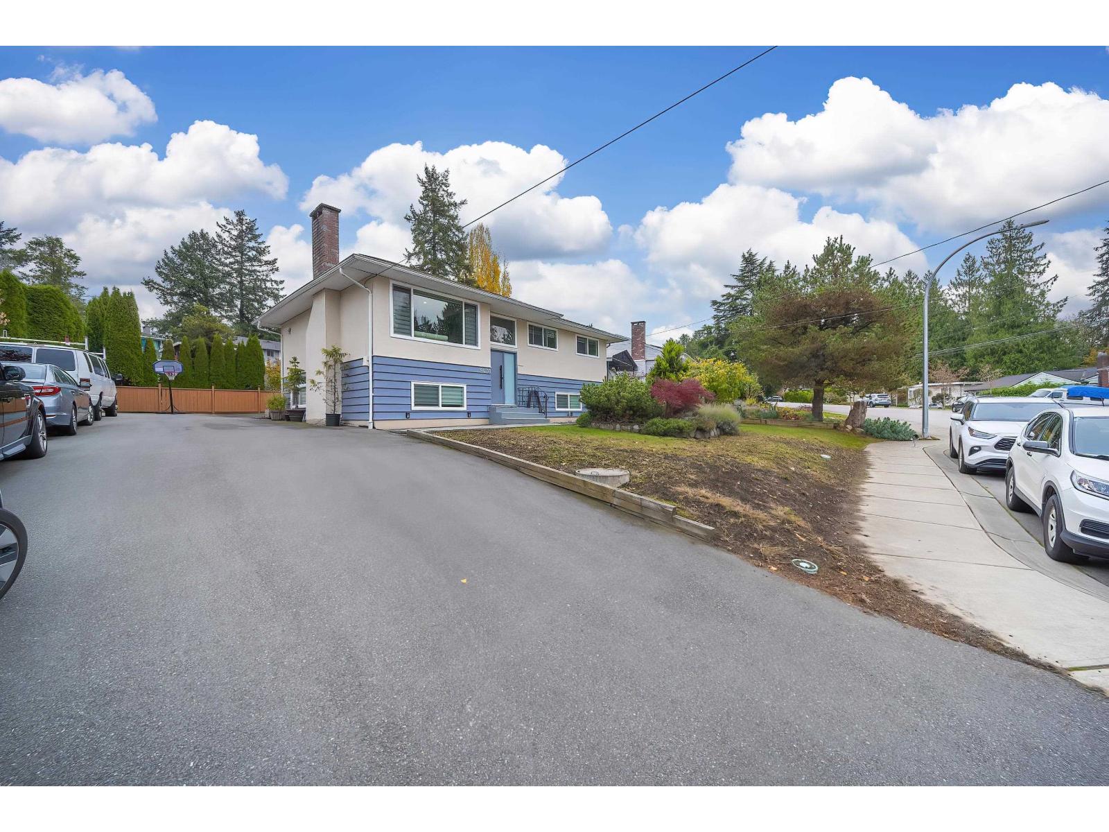 9476 Dawson Crescent Property Photo 4