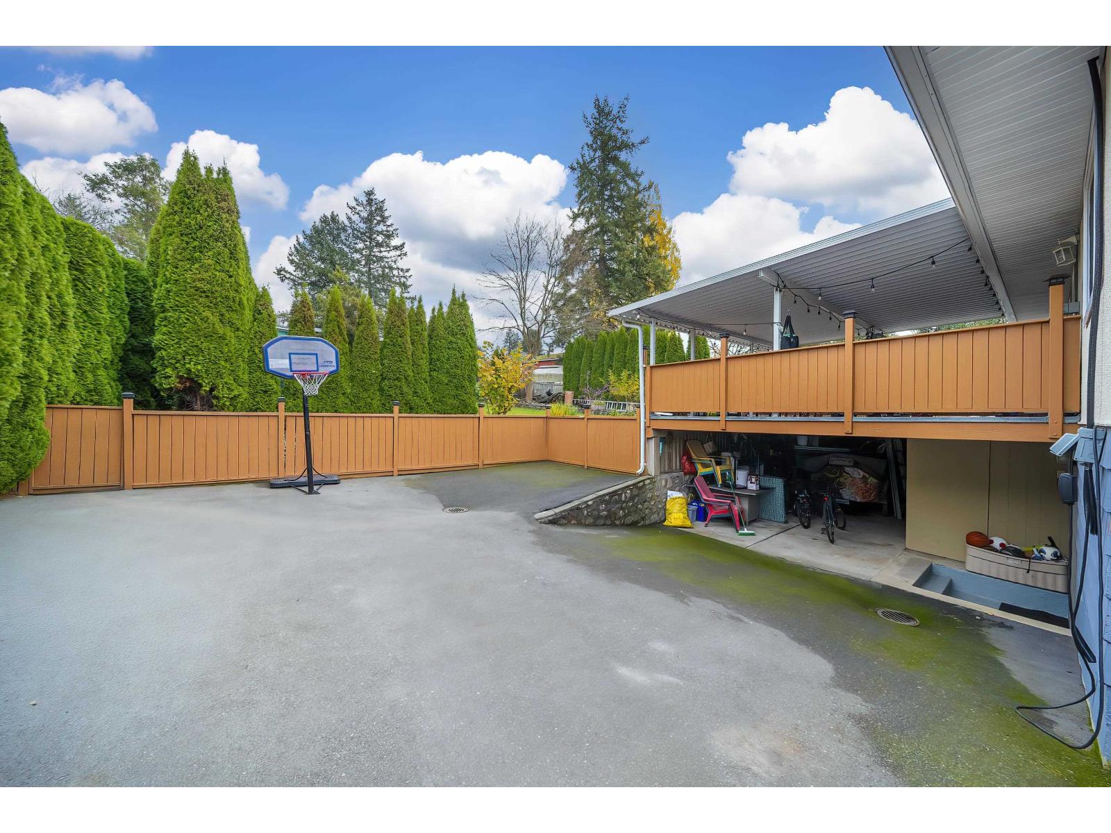 9476 Dawson Crescent Property Photo 34