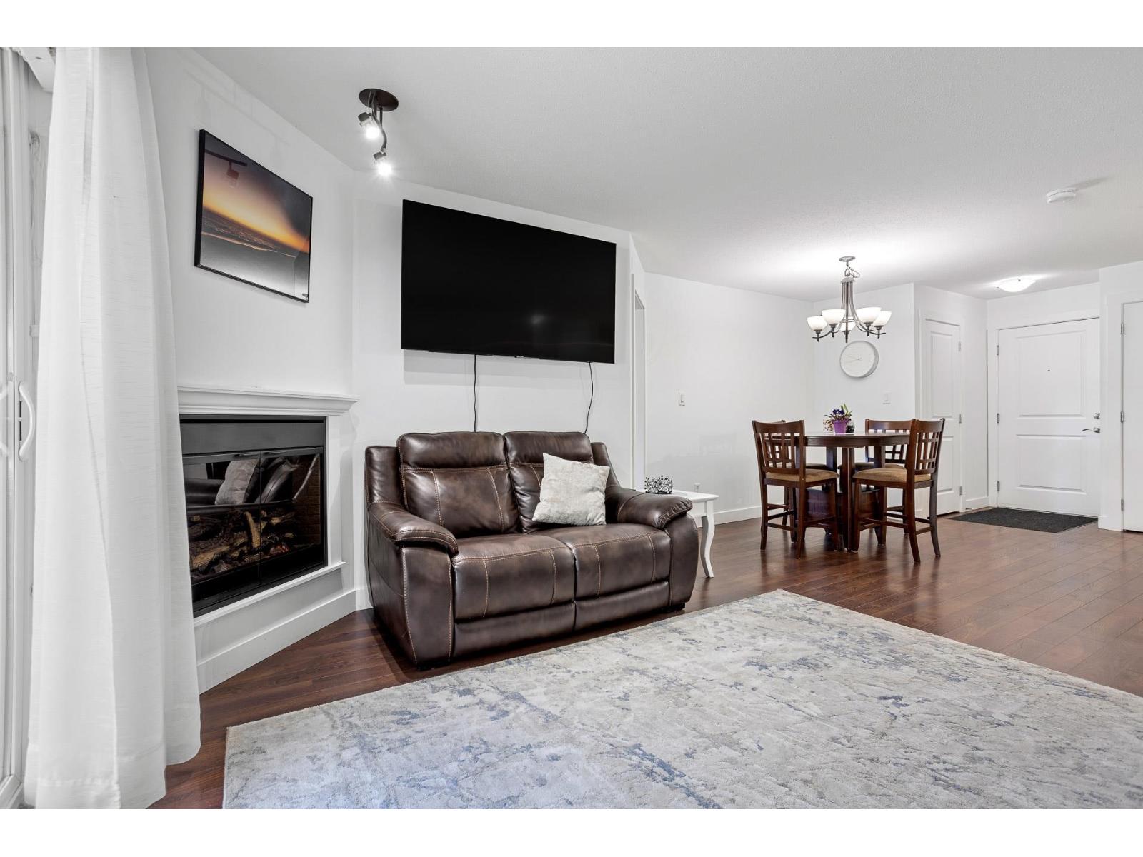 107 2038 Sandalwood Crescent Property Photo 8