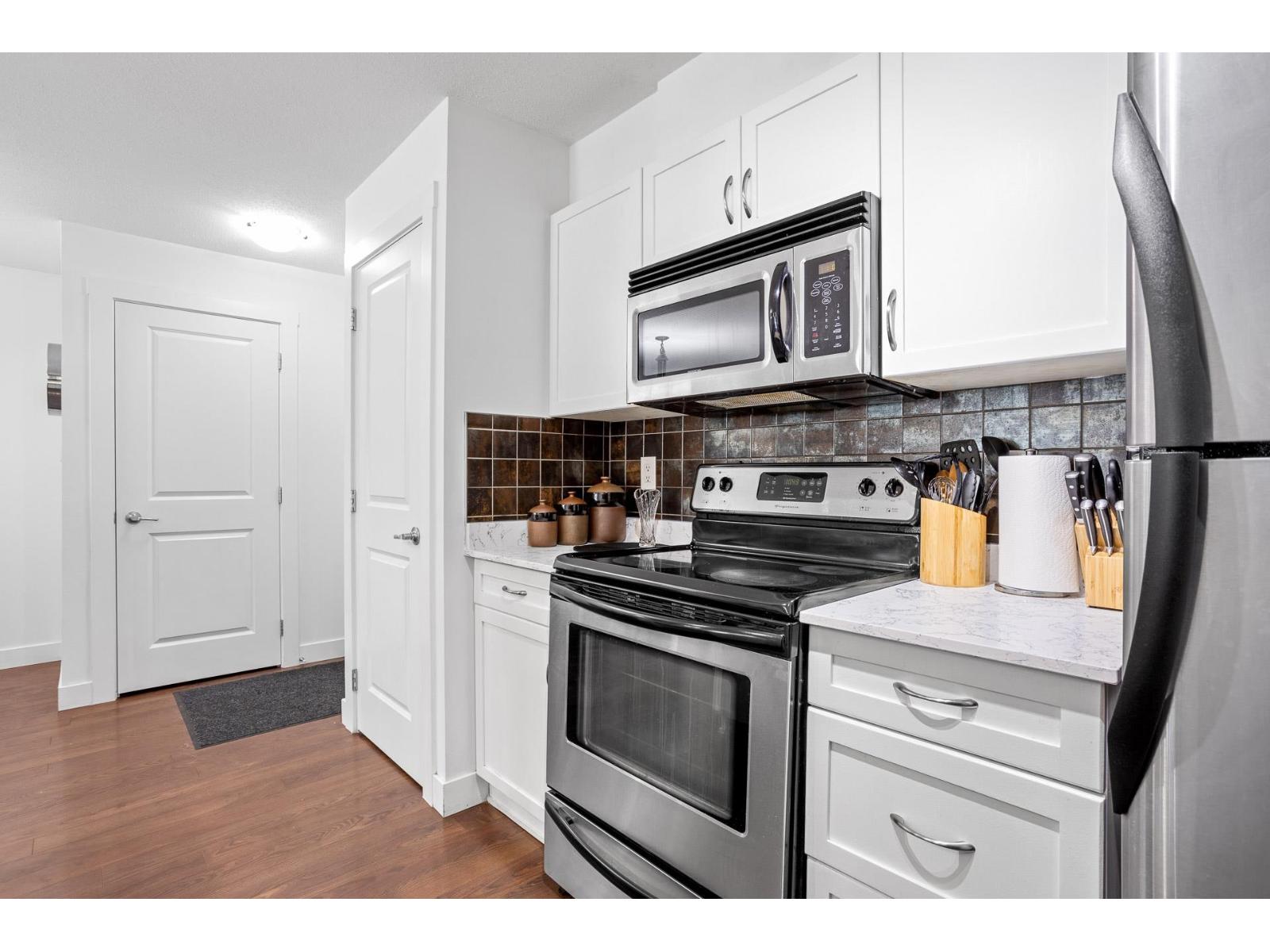 107 2038 Sandalwood Crescent Property Photo 13
