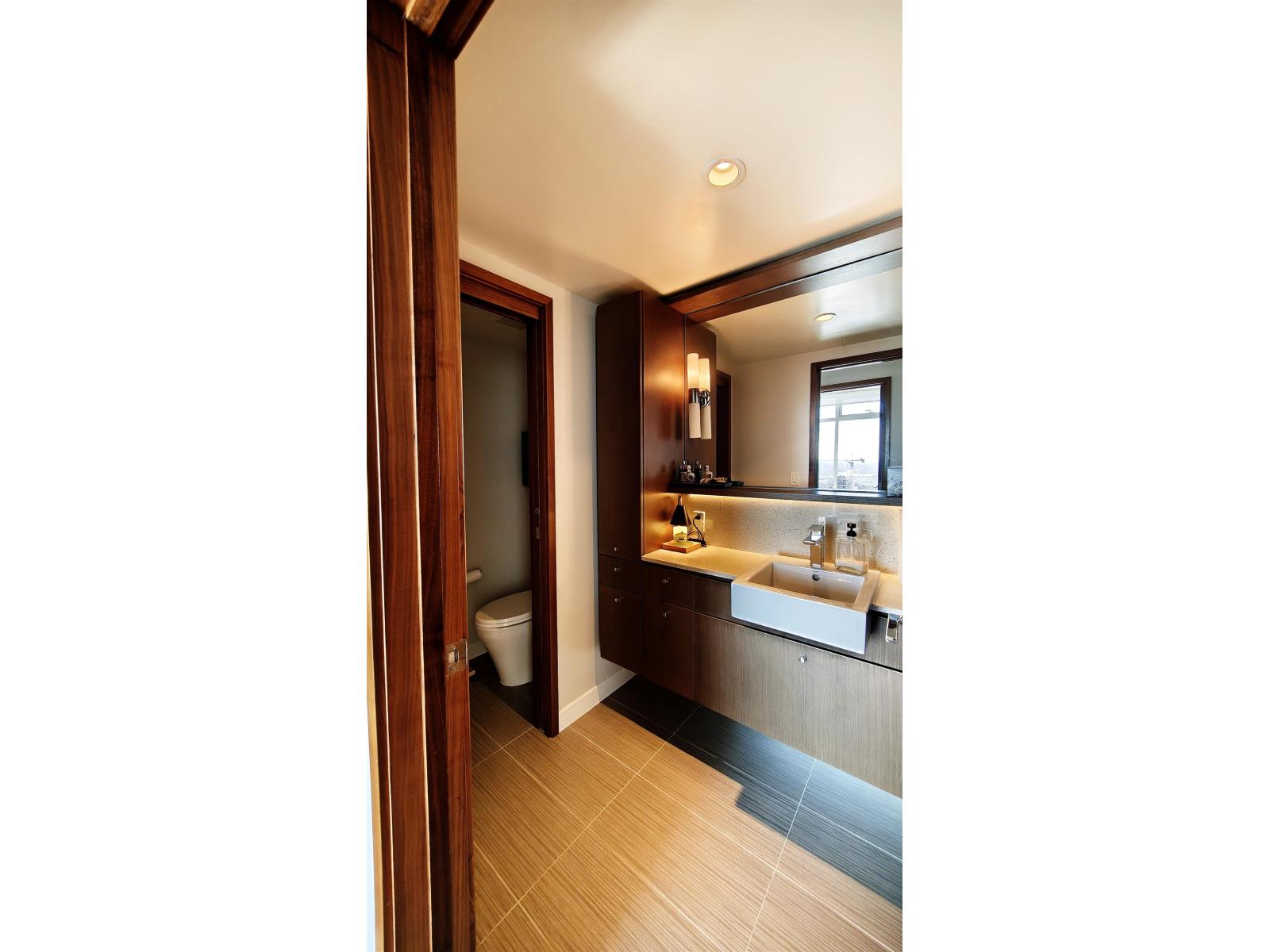 4908 13495 Central Avenue Property Photo 9