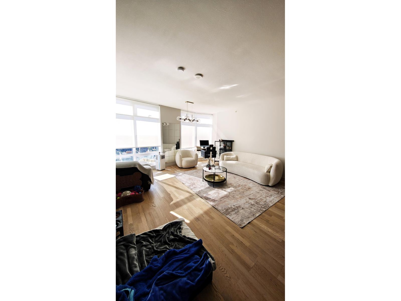 4908 13495 Central Avenue Property Photo 12