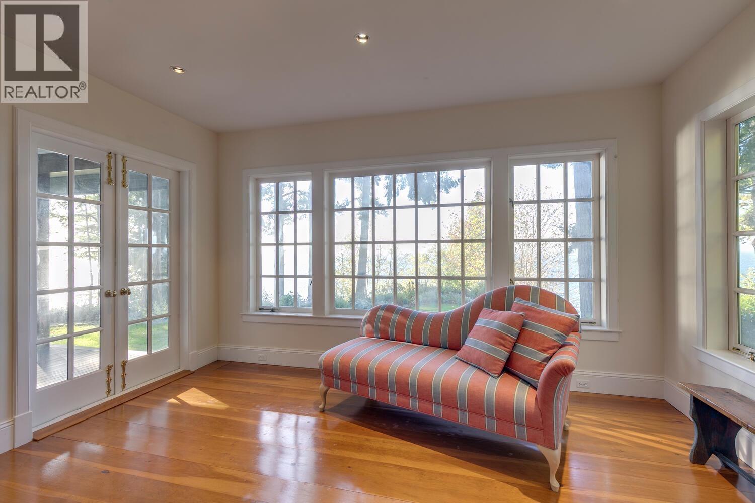 1289 Gower Point Road Property Photo 8