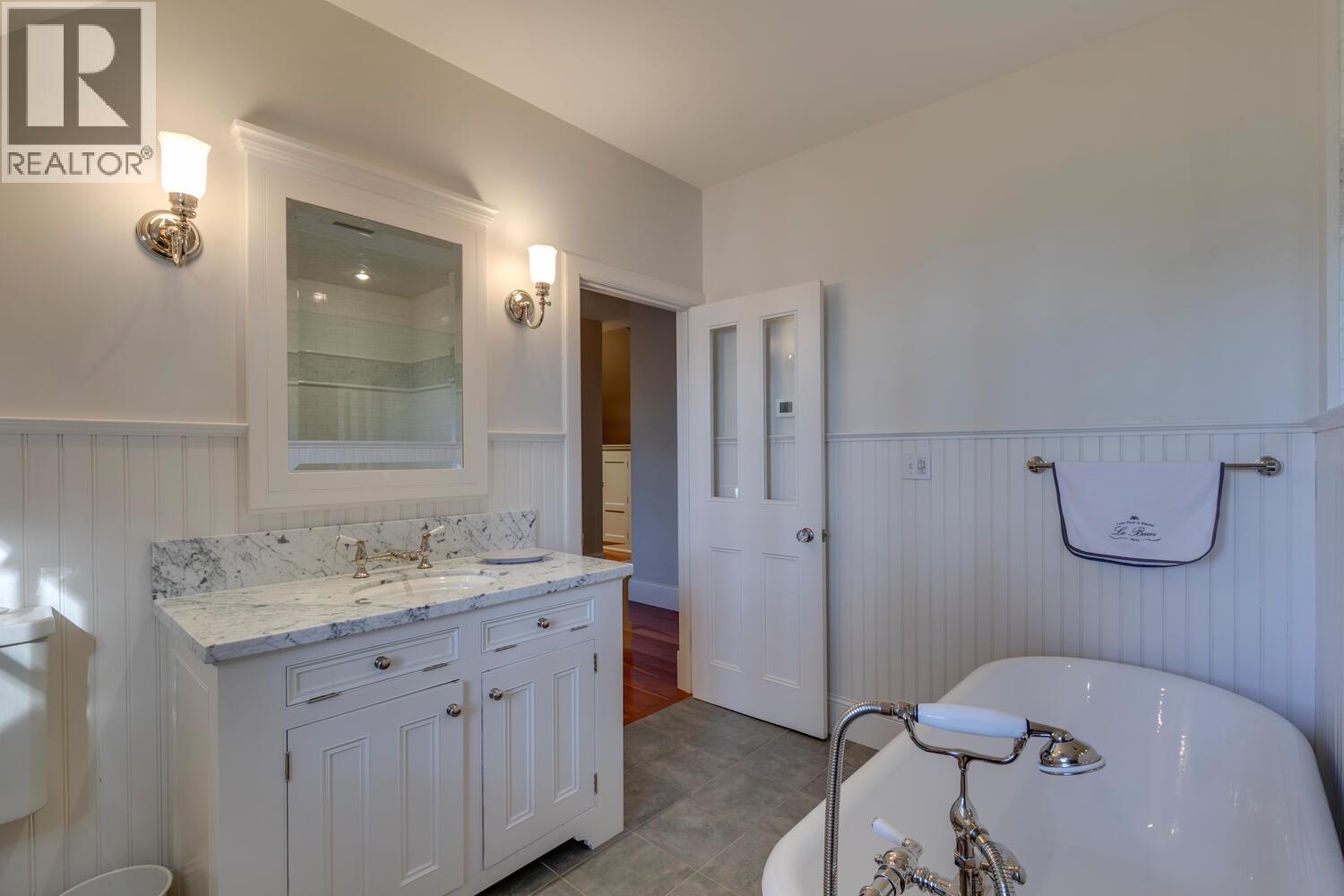 1289 Gower Point Road Property Photo 28