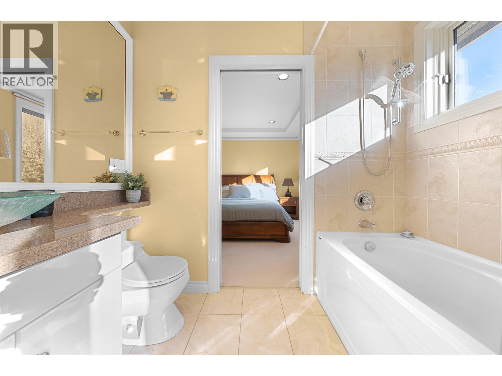 1426 W 48th Avenue Property Photo 15