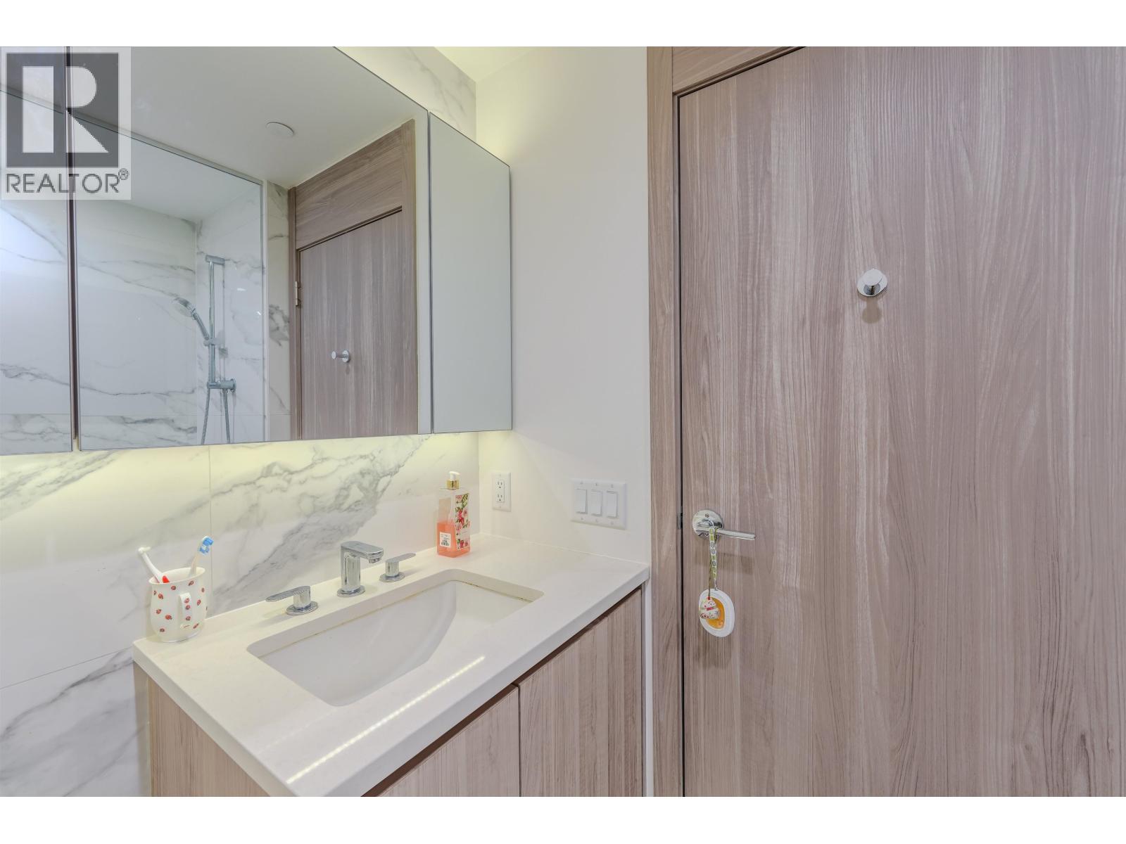 1602 4890 Lougheed Highway Property Photo 25