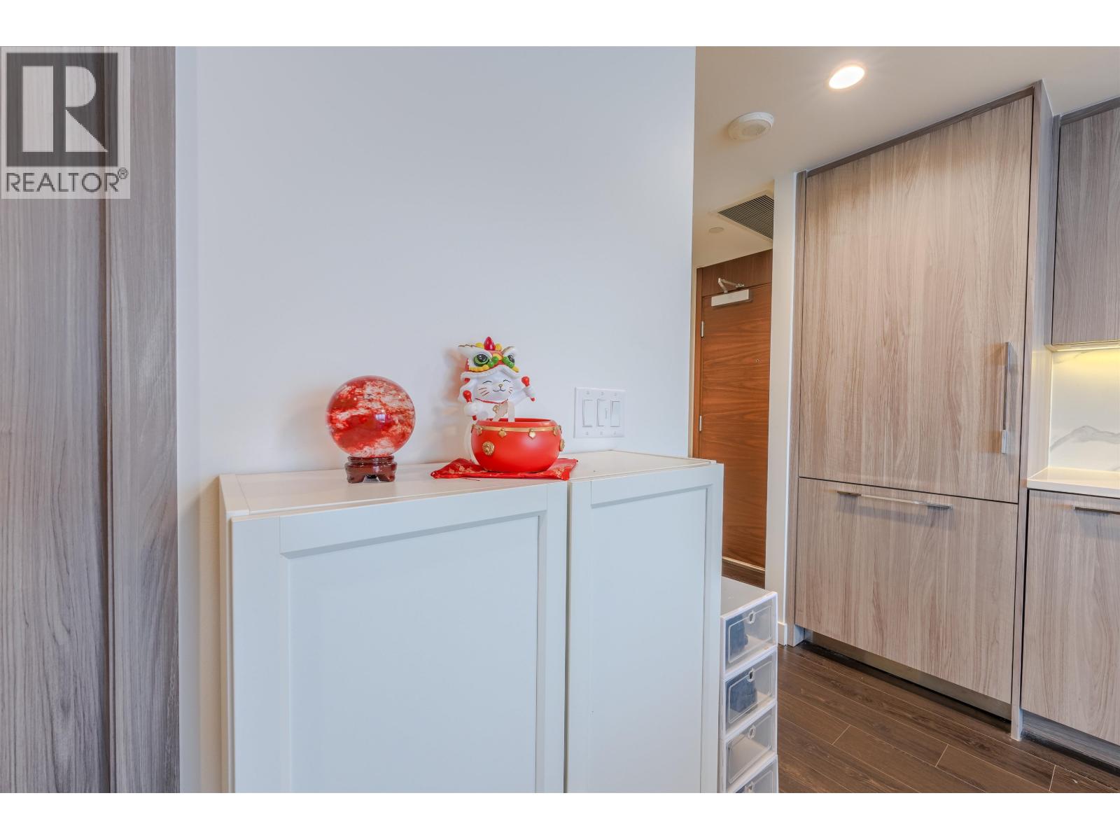 1602 4890 Lougheed Highway Property Photo 27